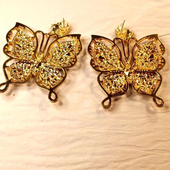 Akira Mega Statement Rhinestone And Gold Butterfly Post Earrings - Picture 3 of 8